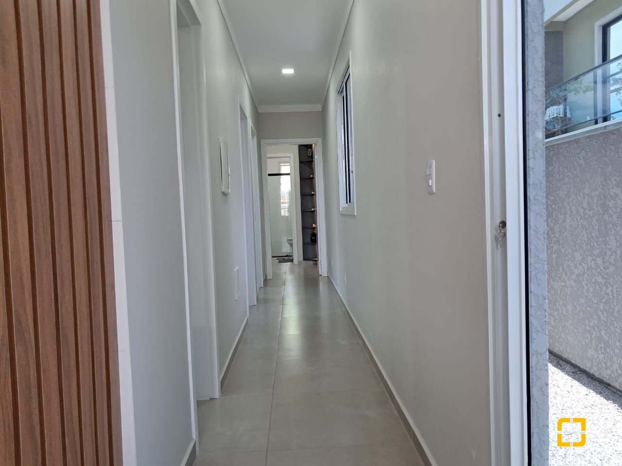 Casa com 145m², 4 quartos (sendo 1 suíte), 2 garagens, no bairro Ingleses em Florianópolis