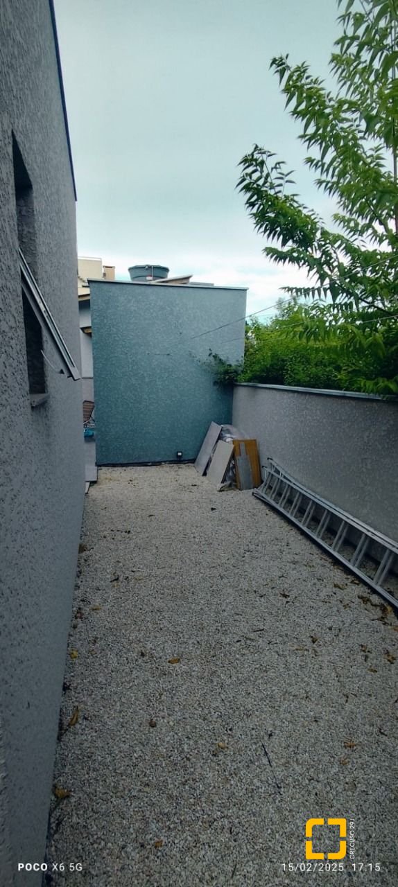 Casa com 145m², 4 quartos (sendo 1 suíte), 2 garagens, no bairro Ingleses em Florianópolis
