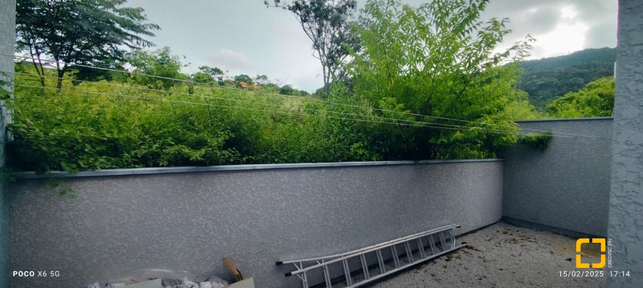 Casa com 145m², 4 quartos (sendo 1 suíte), 2 garagens, no bairro Ingleses em Florianópolis