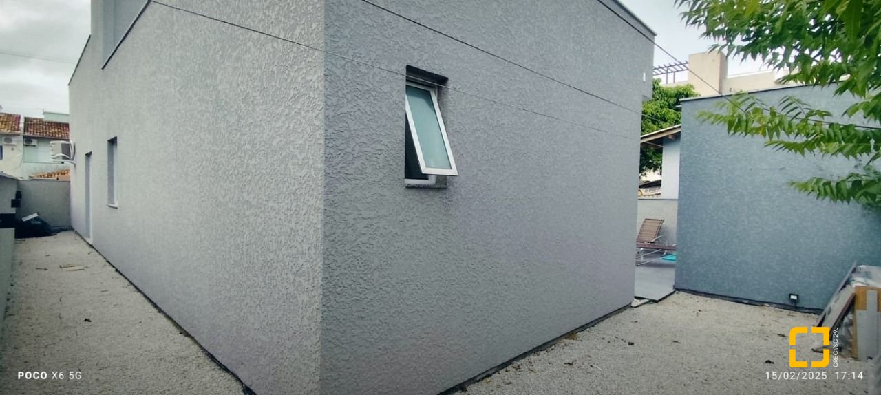 Casa com 145m², 4 quartos (sendo 1 suíte), 2 garagens, no bairro Ingleses em Florianópolis