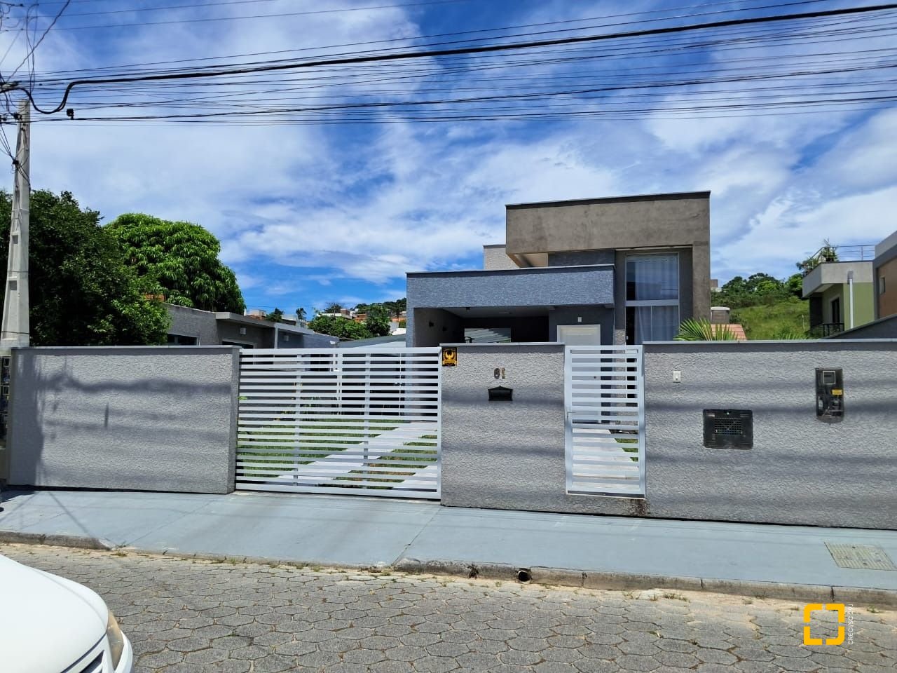Casa com 145m², 4 quartos (sendo 1 suíte), 2 garagens, no bairro Ingleses em Florianópolis