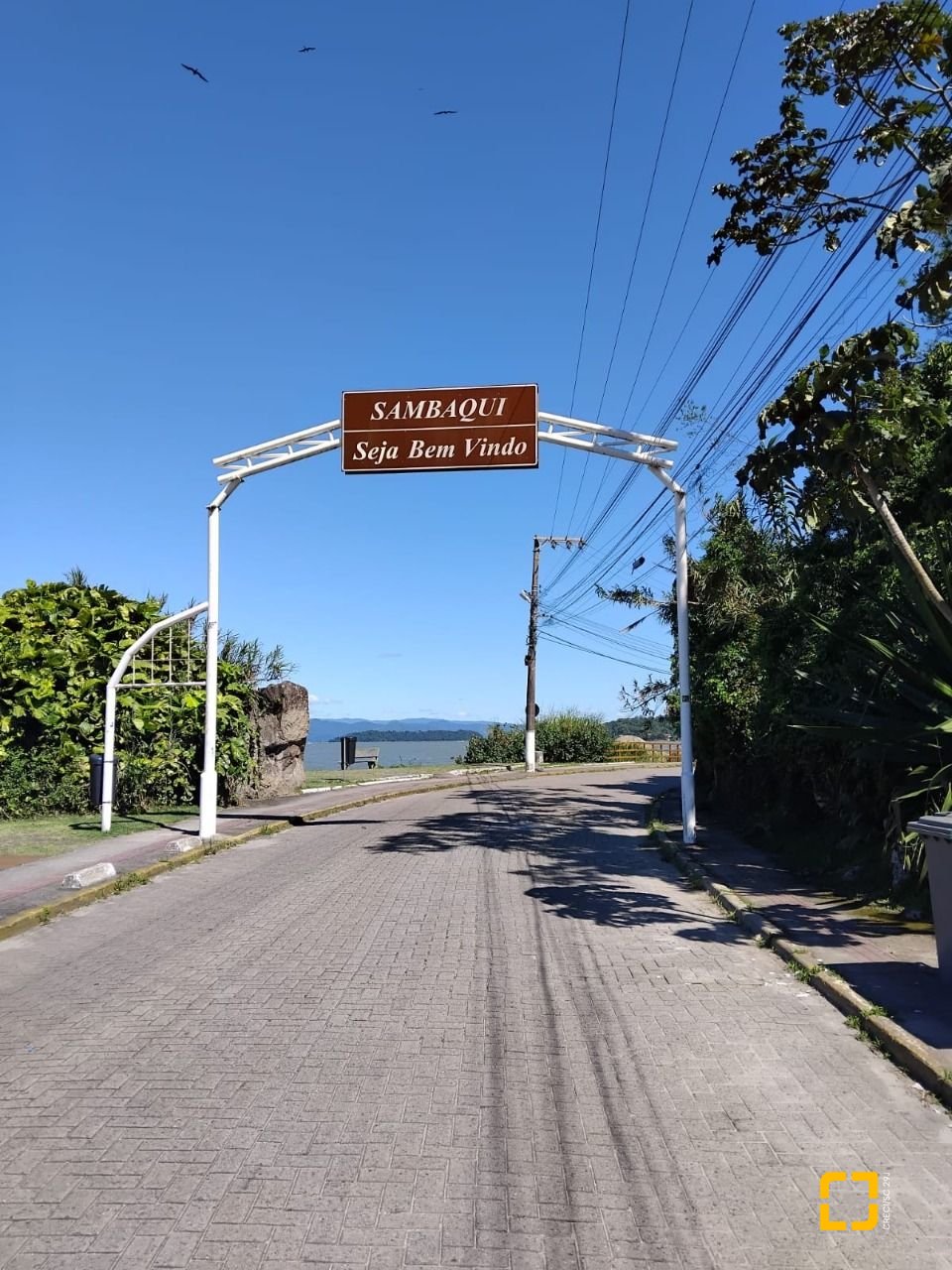Casa com 117m², 4 quartos (sendo 1 suíte), 2 garagens, no bairro Sambaqui em Florianópolis