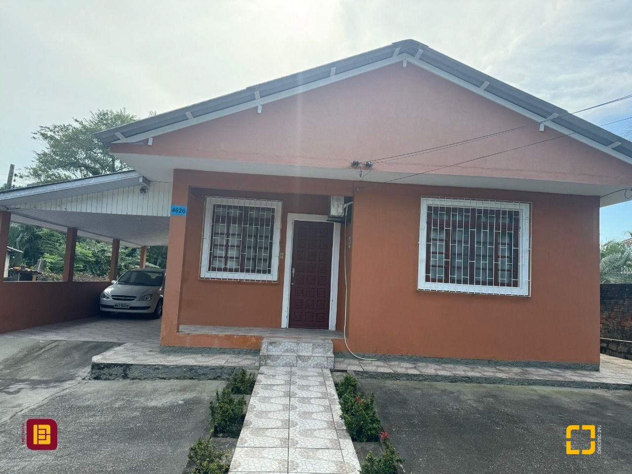 Casa com 150m², 6 quartos, 6 garagens, no bairro Rio Tavares em Florianópolis