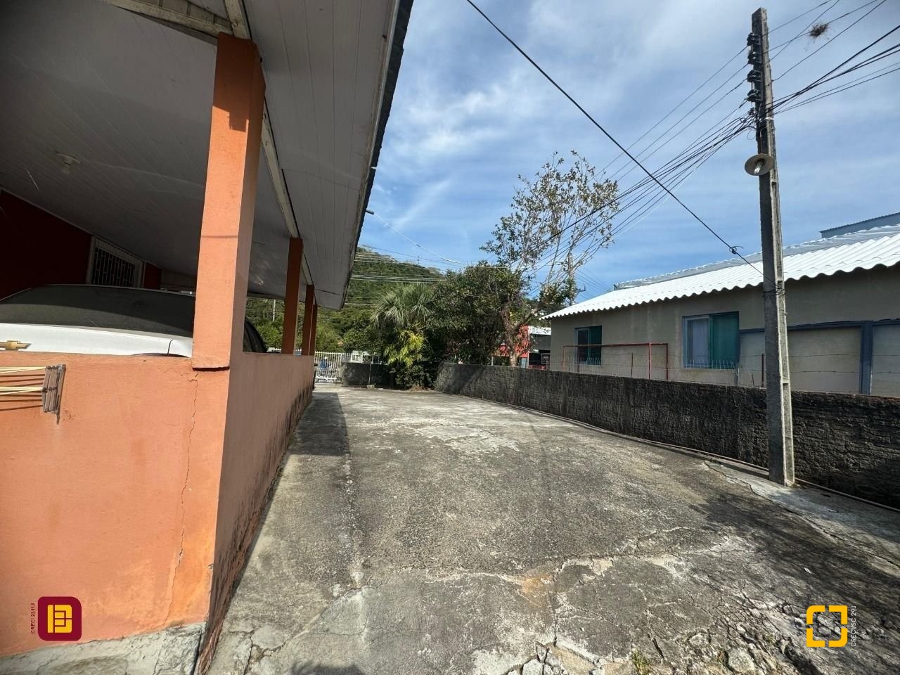 Casa com 150m², 6 quartos, 6 garagens, no bairro Rio Tavares em Florianópolis