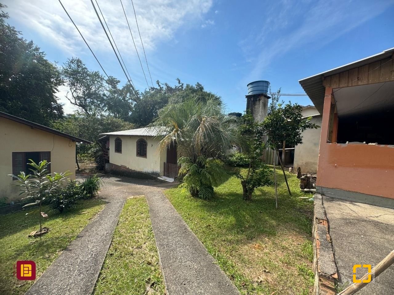 Casa com 150m², 6 quartos, 6 garagens, no bairro Rio Tavares em Florianópolis