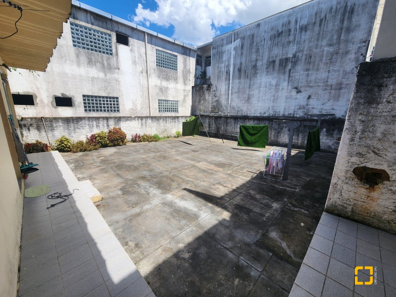 Casa com 330m², 5 quartos, 3 garagens, no bairro Balneário em Florianópolis