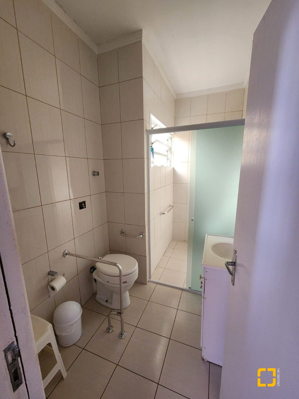 Casa com 330m², 5 quartos, 3 garagens, no bairro Balneário em Florianópolis
