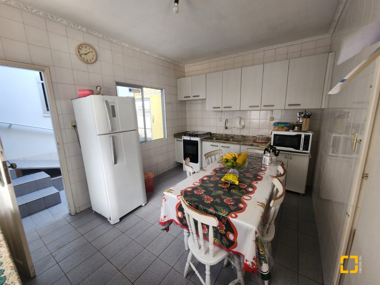 Casa com 330m², 5 quartos, 3 garagens, no bairro Balneário em Florianópolis