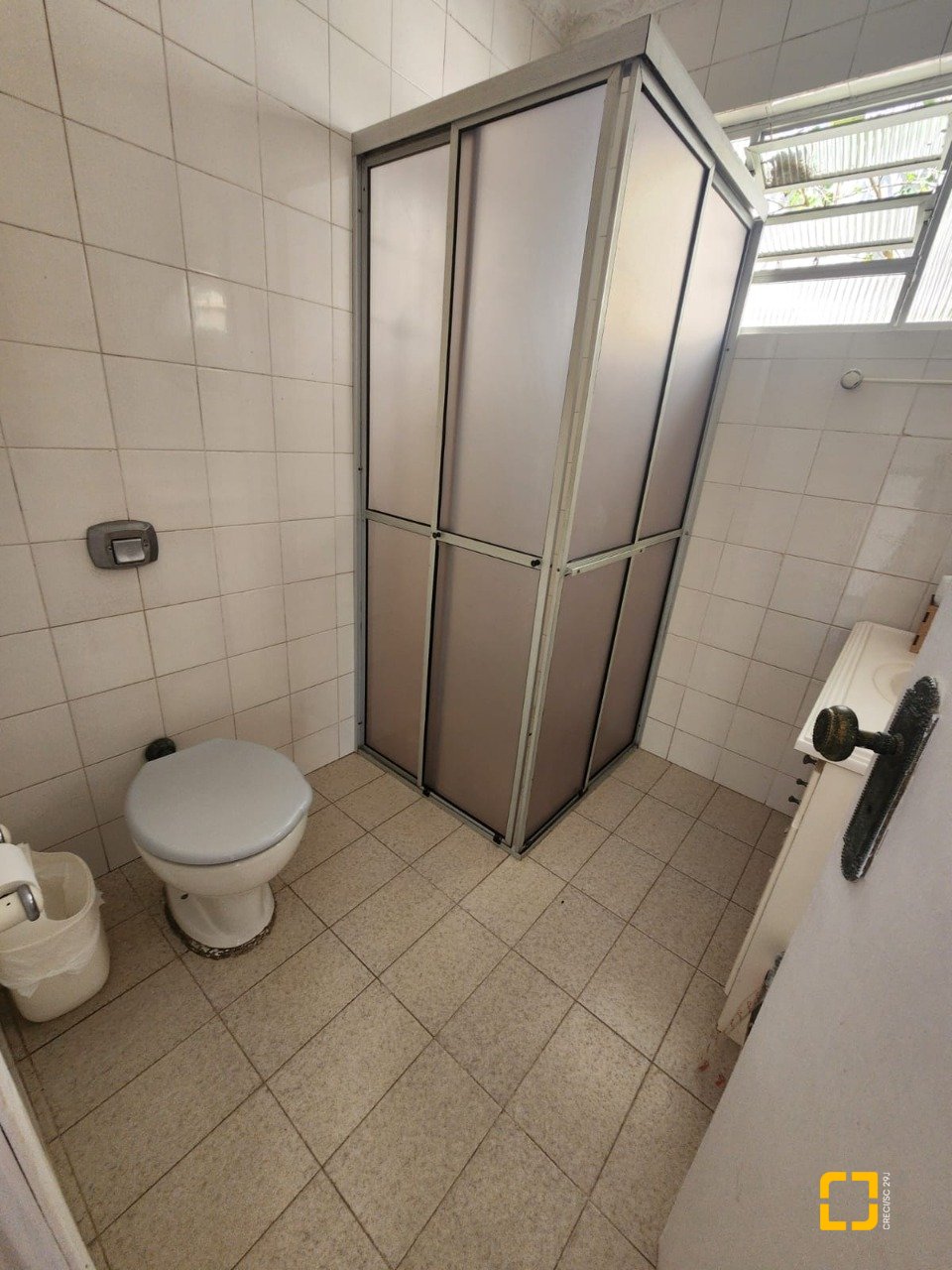 Casa com 330m², 5 quartos, 3 garagens, no bairro Balneário em Florianópolis