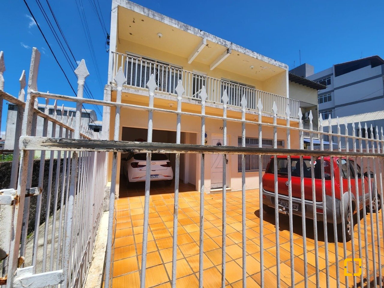 Casa com 330m², 5 quartos, 3 garagens, no bairro Balneário em Florianópolis