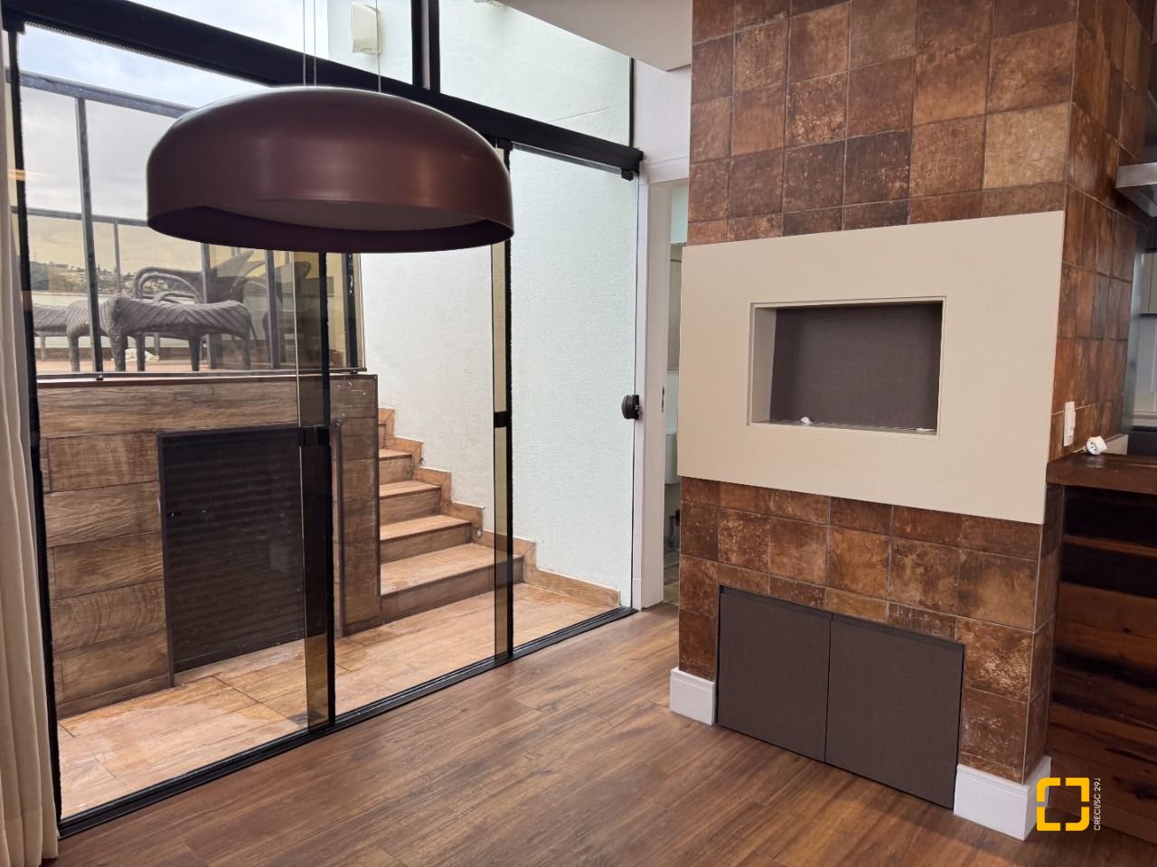 Apartamento com 225m², 2 quartos (sendo 2 suítes), 2 garagens, no bairro Kobrasol em São José