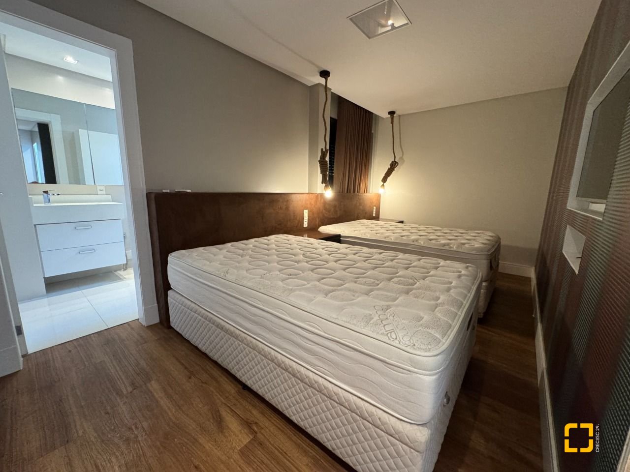 Apartamento com 225m², 2 quartos (sendo 2 suítes), 2 garagens, no bairro Kobrasol em São José