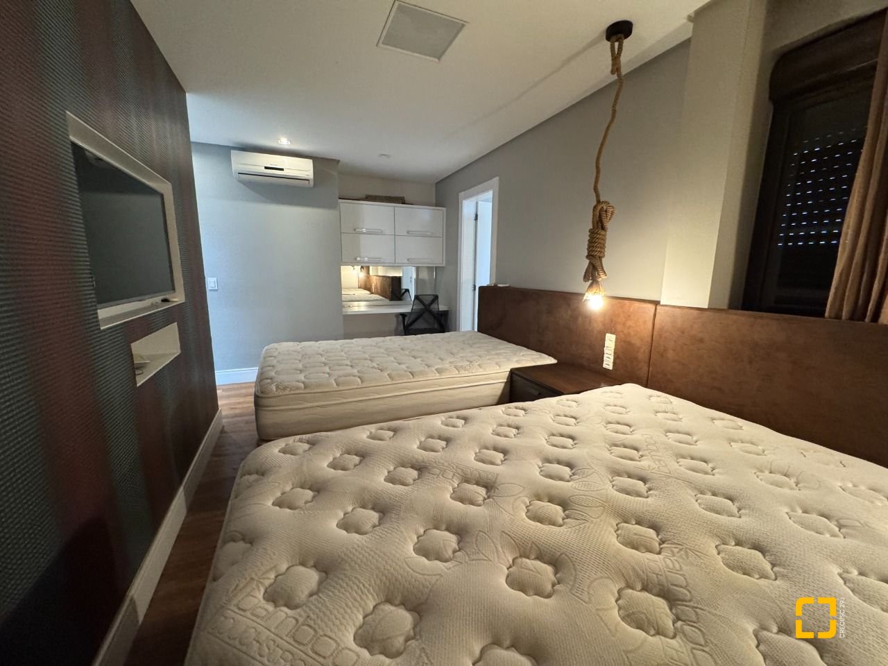 Apartamento com 225m², 2 quartos (sendo 2 suítes), 2 garagens, no bairro Kobrasol em São José