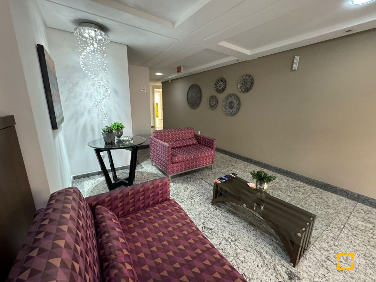 Apartamento com 225m², 2 quartos (sendo 2 suítes), 2 garagens, no bairro Kobrasol em São José