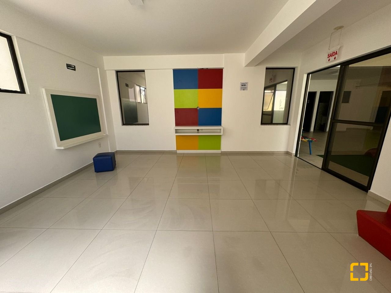 Apartamento com 225m², 2 quartos (sendo 2 suítes), 2 garagens, no bairro Kobrasol em São José