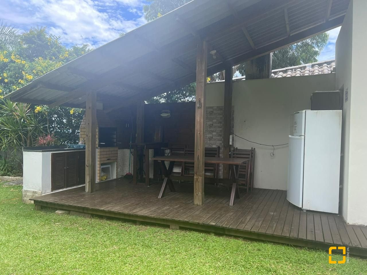 Casa com 152m², 3 quartos (sendo 1 suíte), 2 garagens, no bairro Cachoeira do Bom Jesus em Florianópolis