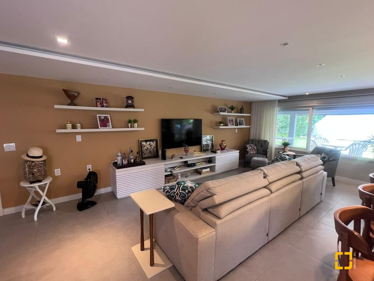 Casa com 152m², 3 quartos (sendo 1 suíte), 2 garagens, no bairro Cachoeira do Bom Jesus em Florianópolis