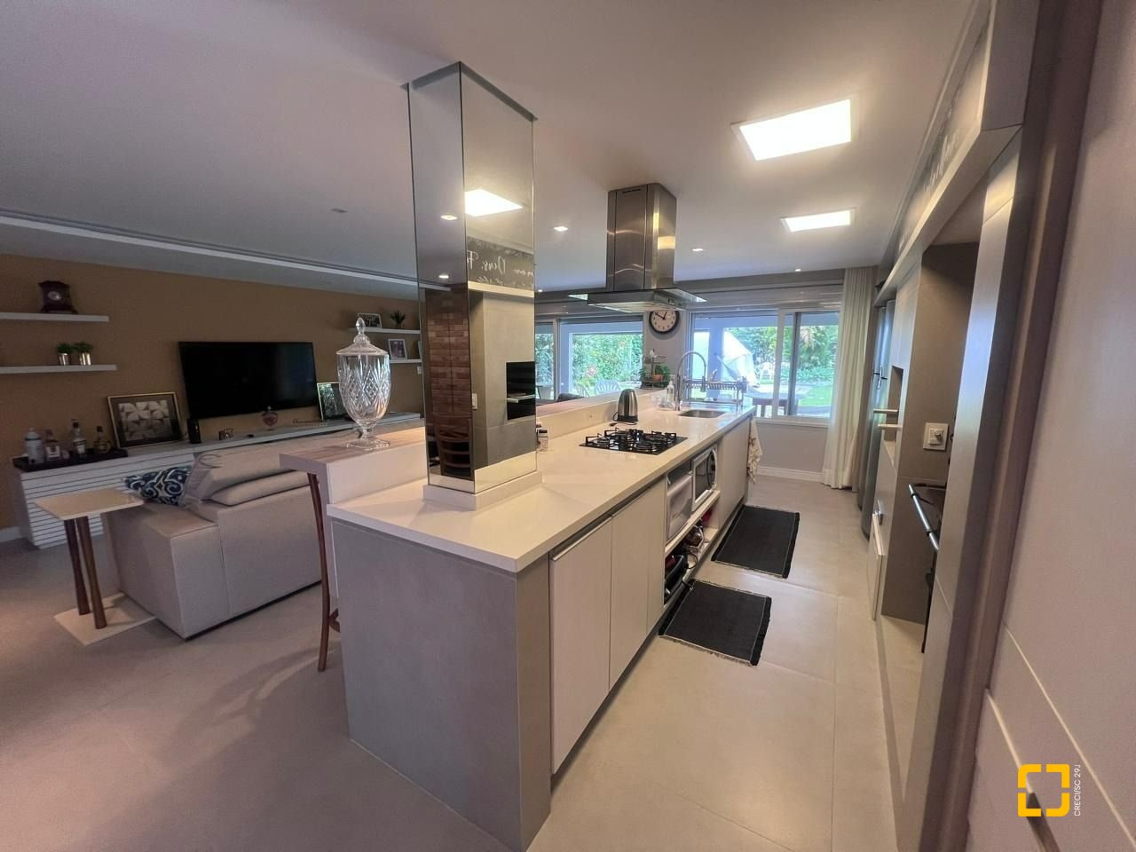 Casa com 152m², 3 quartos (sendo 1 suíte), 2 garagens, no bairro Cachoeira do Bom Jesus em Florianópolis