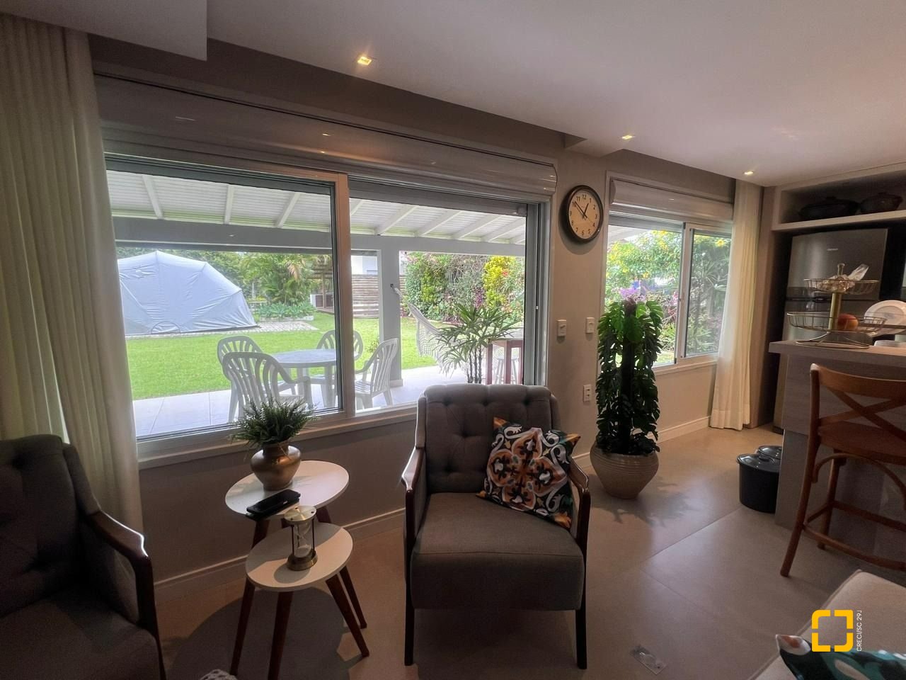 Casa com 152m², 3 quartos (sendo 1 suíte), 2 garagens, no bairro Cachoeira do Bom Jesus em Florianópolis