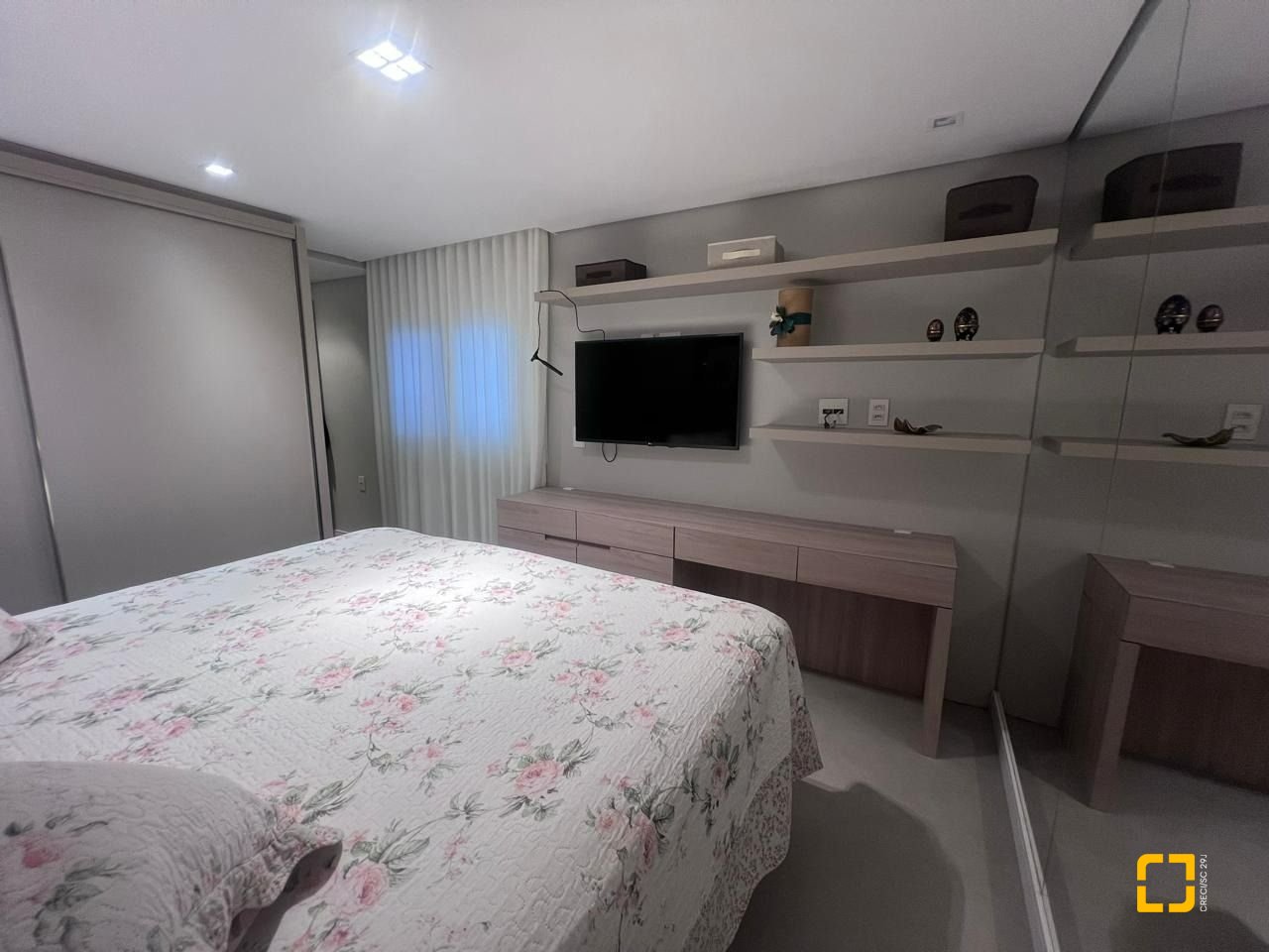 Casa com 152m², 3 quartos (sendo 1 suíte), 2 garagens, no bairro Cachoeira do Bom Jesus em Florianópolis