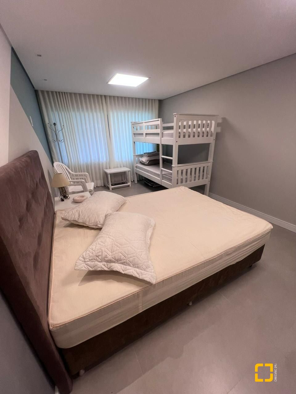 Casa com 152m², 3 quartos (sendo 1 suíte), 2 garagens, no bairro Cachoeira do Bom Jesus em Florianópolis