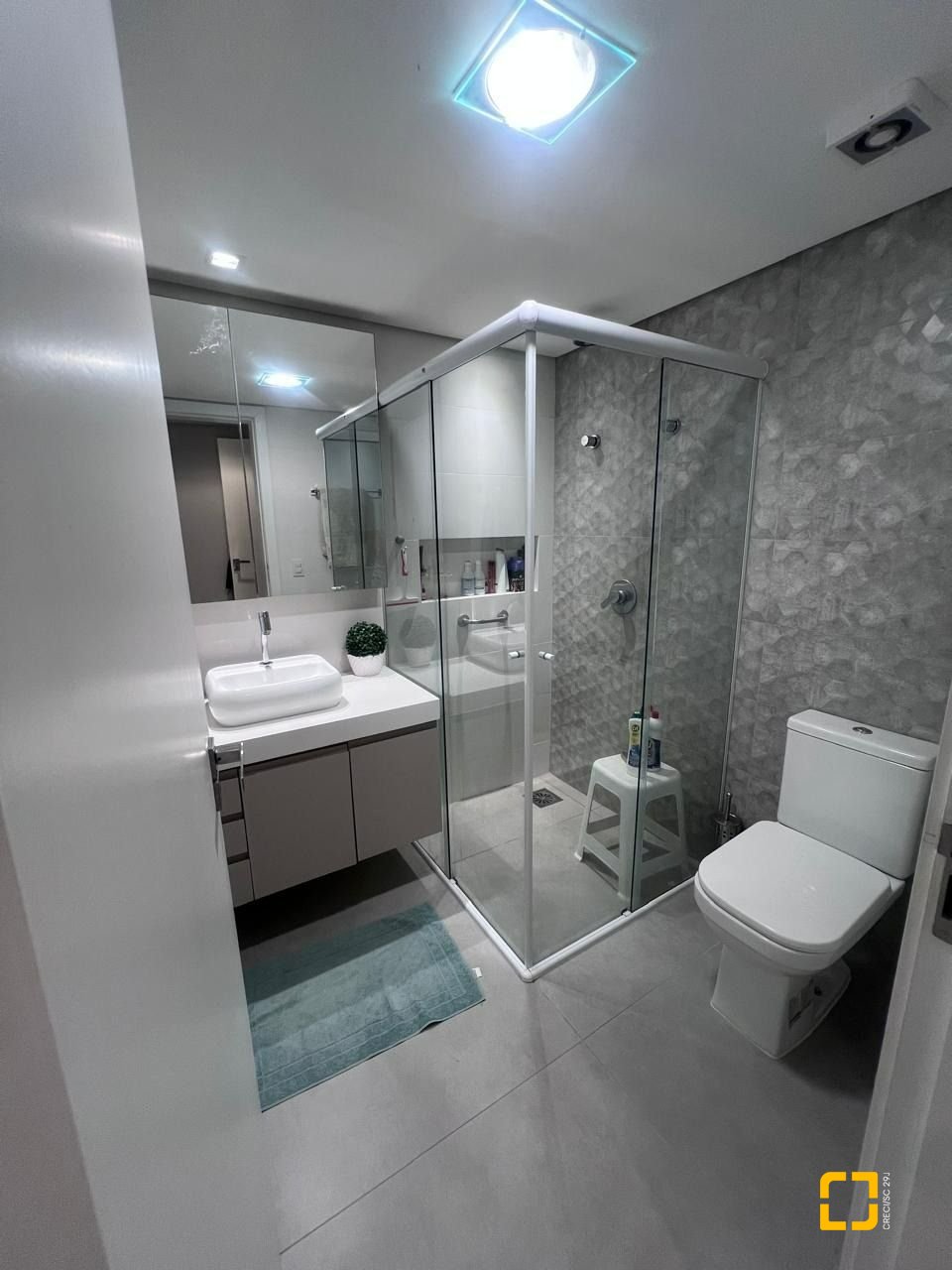 Casa com 152m², 3 quartos (sendo 1 suíte), 2 garagens, no bairro Cachoeira do Bom Jesus em Florianópolis