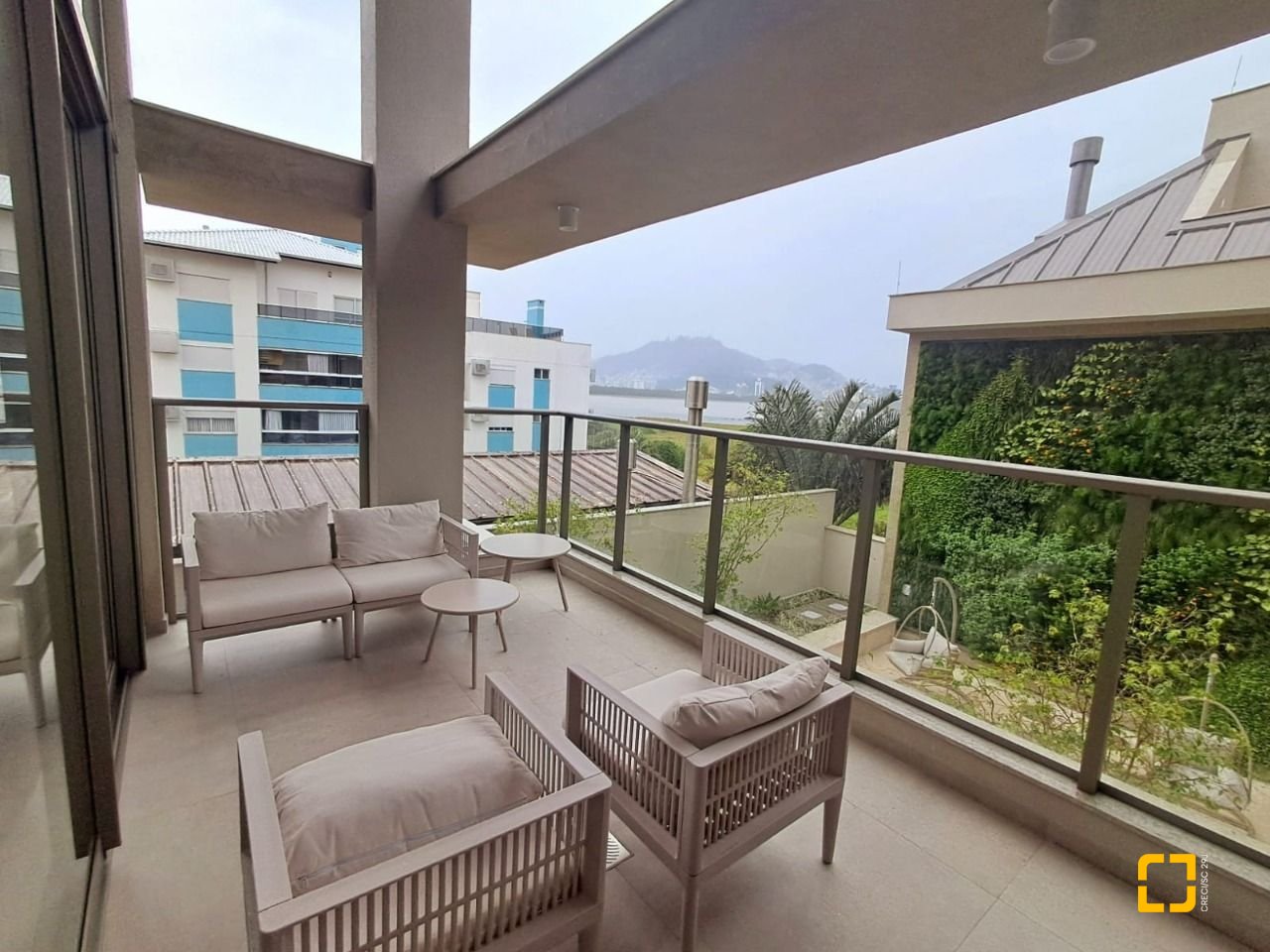 Apartamento com 120m², 3 quartos (sendo 1 suíte), 2 garagens, no bairro João Paulo em Florianópolis
