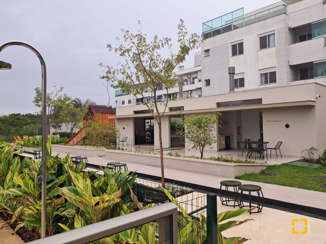 Apartamento com 120m², 3 quartos (sendo 1 suíte), 2 garagens, no bairro João Paulo em Florianópolis