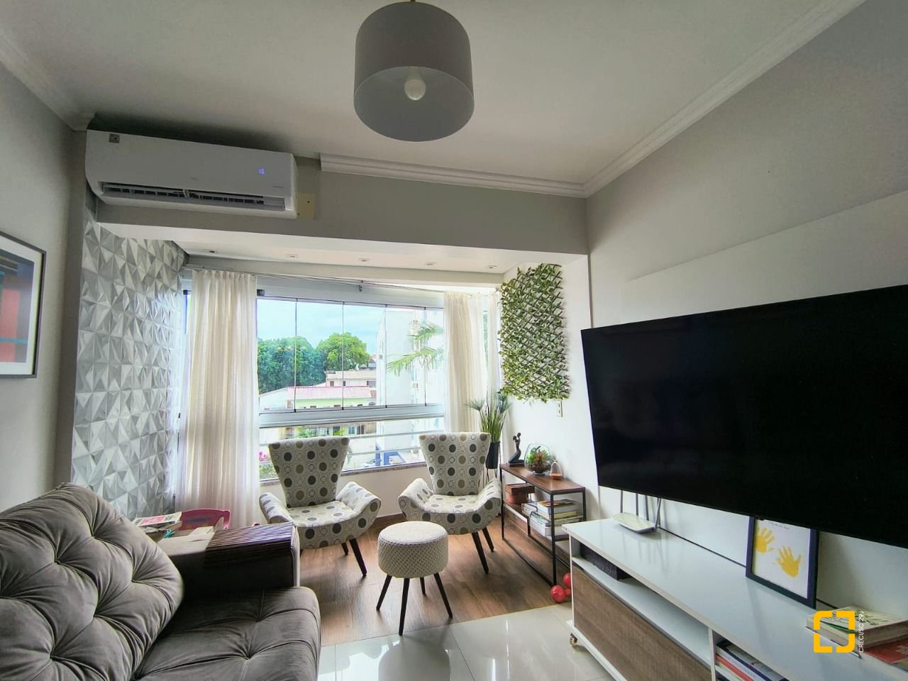 Apartamento com 91m², 4 quartos (sendo 1 suíte), 1 garagem, no bairro Abraão em Florianópolis