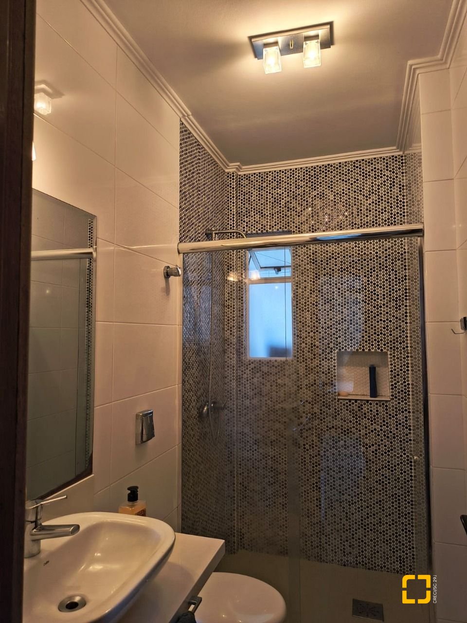 Apartamento com 91m², 4 quartos (sendo 1 suíte), 1 garagem, no bairro Abraão em Florianópolis