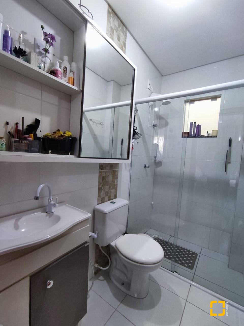 Apartamento com 74m², 3 quartos (sendo 1 suíte), 1 garagem, no bairro Ingleses em Florianópolis