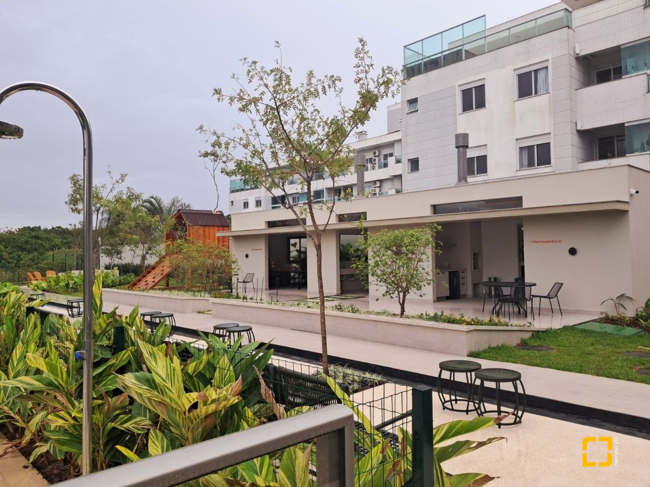 Apartamento com 100m², 2 quartos, 2 garagens, no bairro João Paulo em Florianópolis