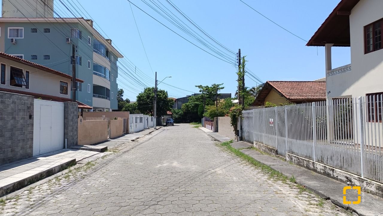 Apartamento com 91m², 4 quartos (sendo 1 suíte), 1 garagem, no bairro Ingleses em Florianópolis