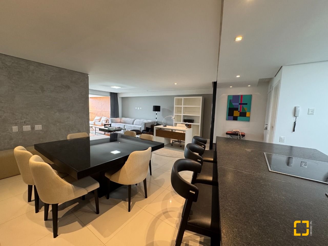 Apartamento com 162m², 4 quartos (sendo 2 suítes), 2 garagens, no bairro Agronômica em Florianópolis