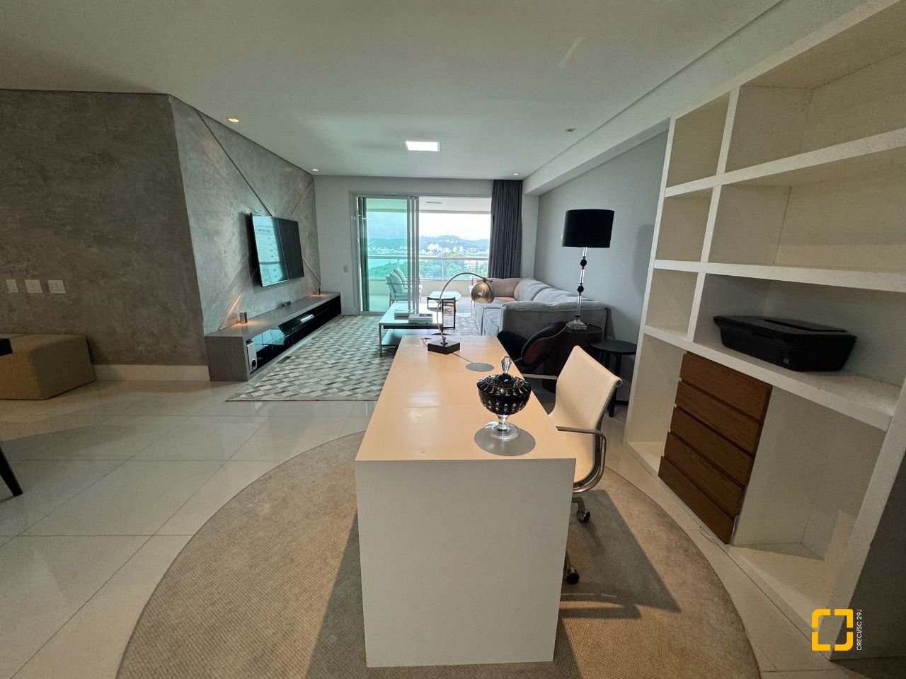 Apartamento com 162m², 4 quartos (sendo 2 suítes), 2 garagens, no bairro Agronômica em Florianópolis