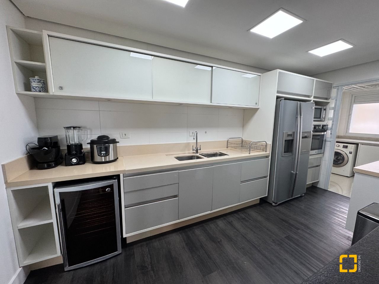 Apartamento com 162m², 4 quartos (sendo 2 suítes), 2 garagens, no bairro Agronômica em Florianópolis