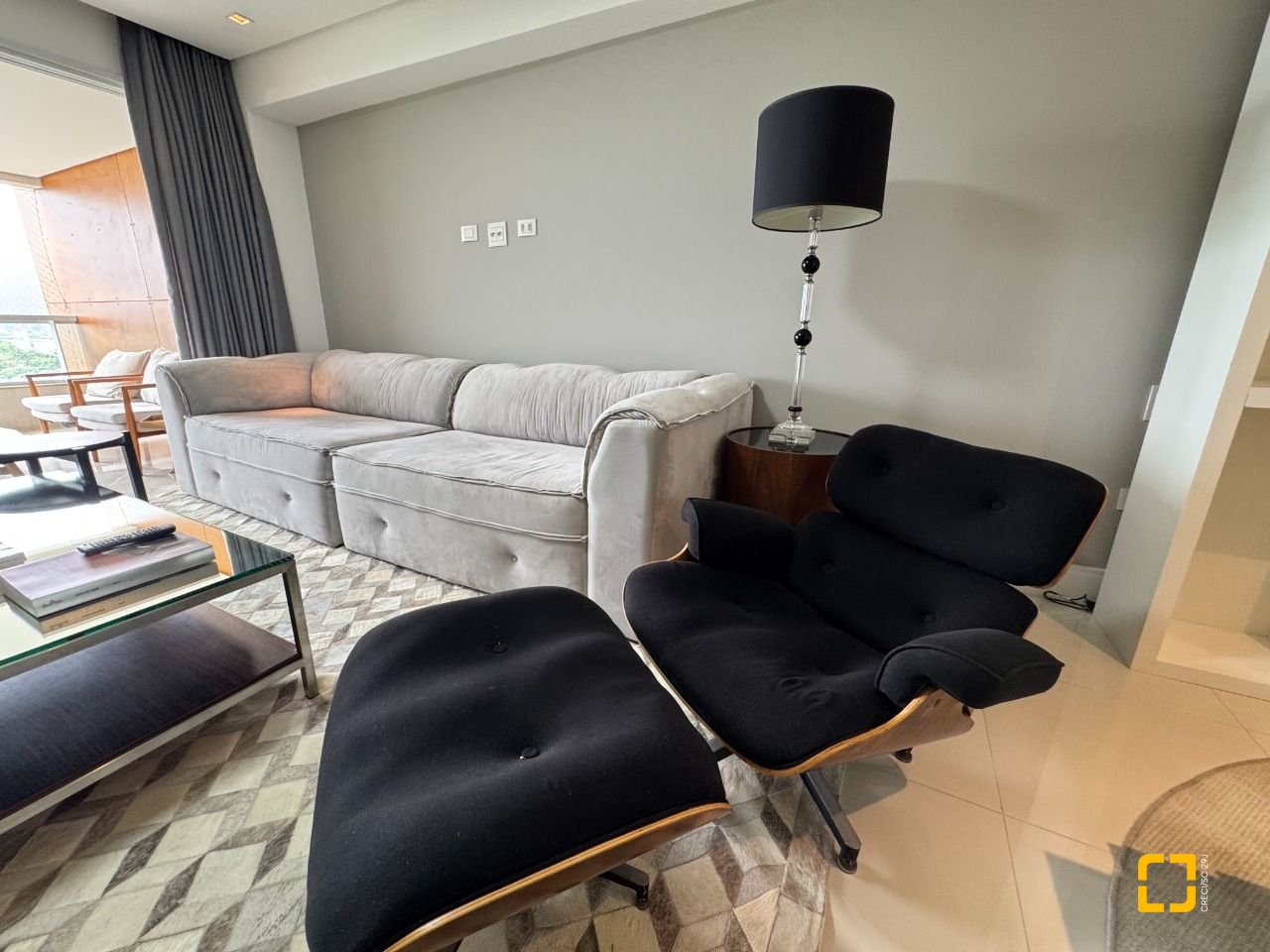 Apartamento com 162m², 4 quartos (sendo 2 suítes), 2 garagens, no bairro Agronômica em Florianópolis