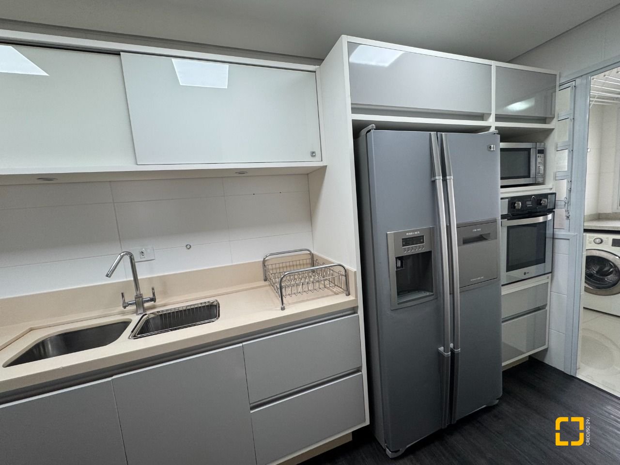 Apartamento com 162m², 4 quartos (sendo 2 suítes), 2 garagens, no bairro Agronômica em Florianópolis