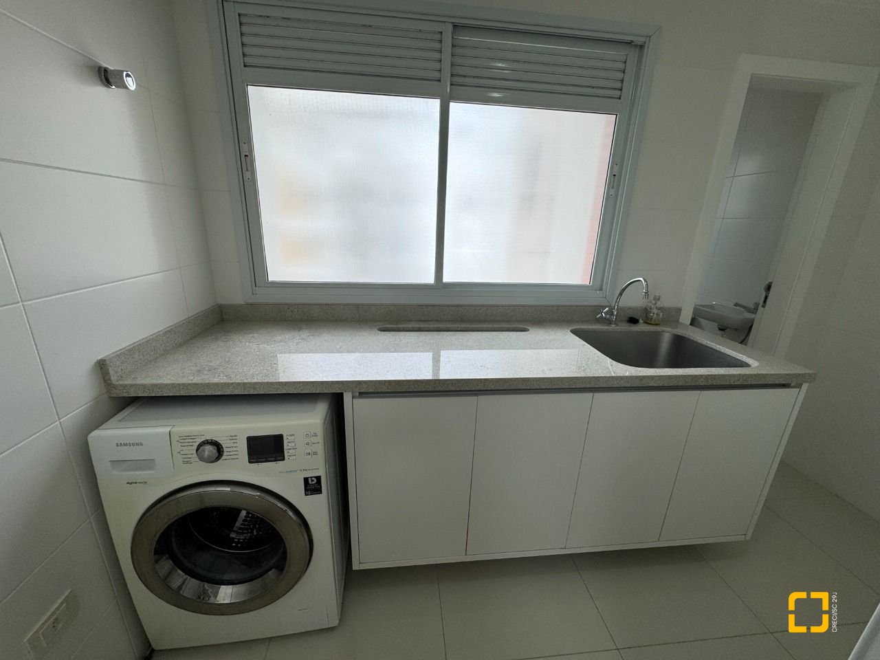 Apartamento com 162m², 4 quartos (sendo 2 suítes), 2 garagens, no bairro Agronômica em Florianópolis