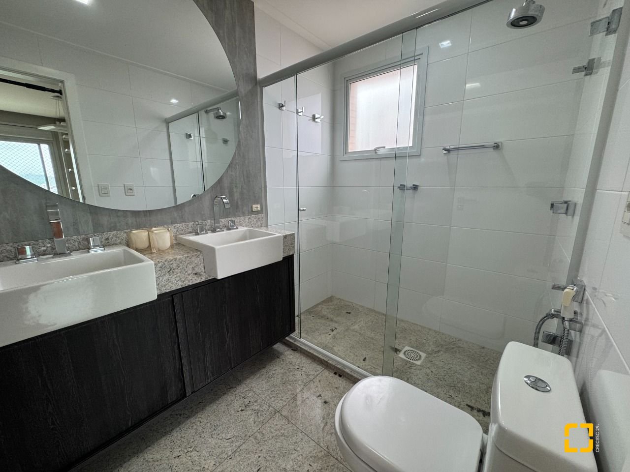 Apartamento com 162m², 4 quartos (sendo 2 suítes), 2 garagens, no bairro Agronômica em Florianópolis