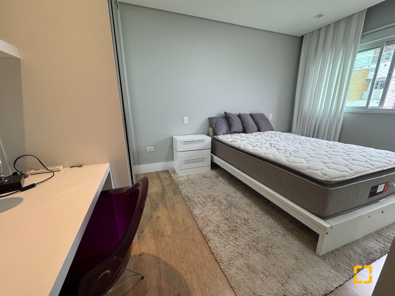 Apartamento com 162m², 4 quartos (sendo 2 suítes), 2 garagens, no bairro Agronômica em Florianópolis