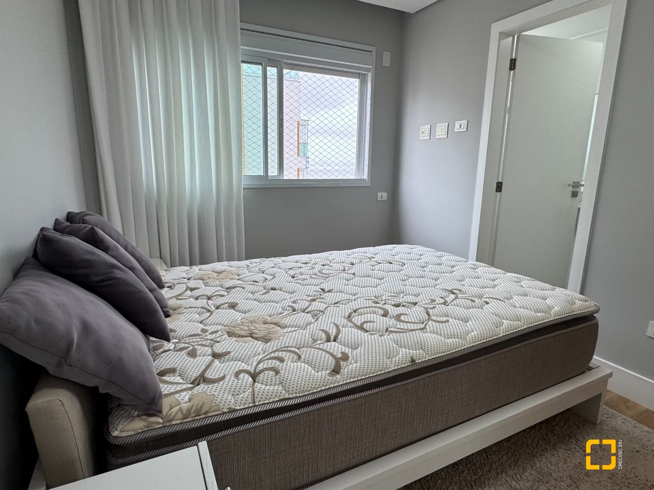 Apartamento com 162m², 4 quartos (sendo 2 suítes), 2 garagens, no bairro Agronômica em Florianópolis