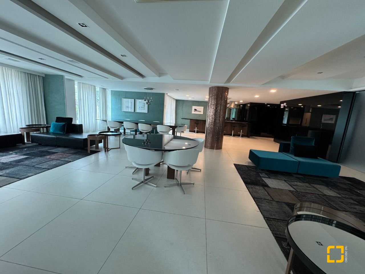 Apartamento com 162m², 4 quartos (sendo 2 suítes), 2 garagens, no bairro Agronômica em Florianópolis