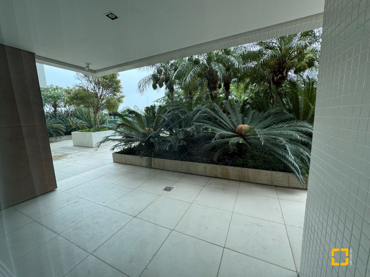 Apartamento com 162m², 4 quartos (sendo 2 suítes), 2 garagens, no bairro Agronômica em Florianópolis