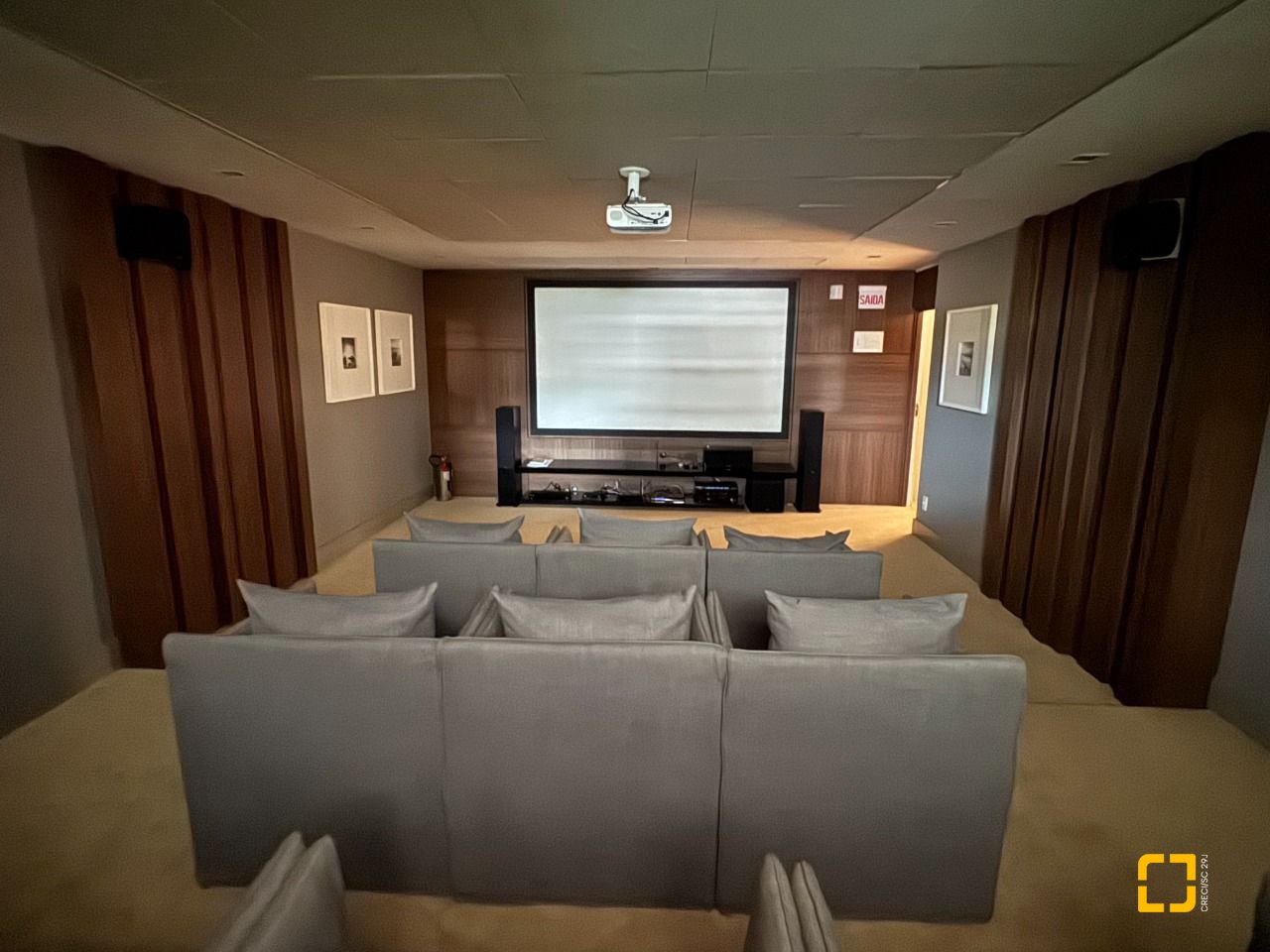 Apartamento com 162m², 4 quartos (sendo 2 suítes), 2 garagens, no bairro Agronômica em Florianópolis