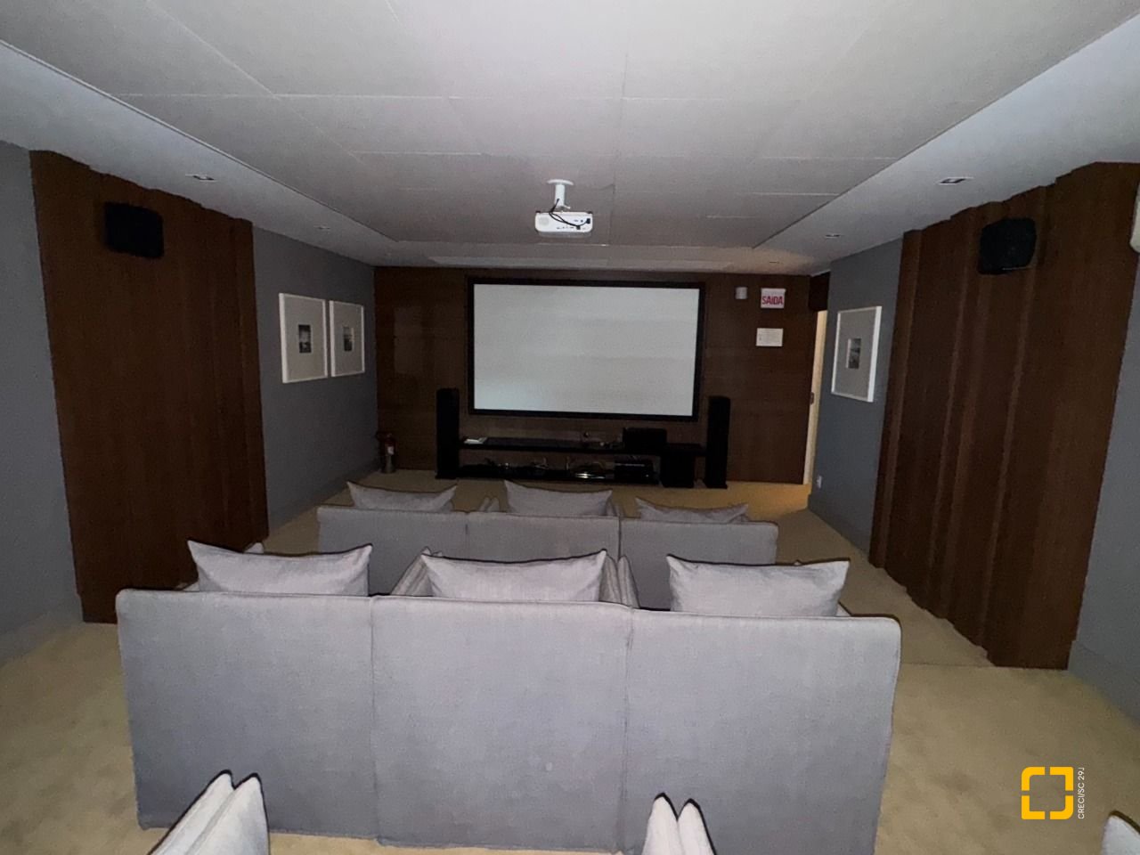 Apartamento com 162m², 4 quartos (sendo 2 suítes), 2 garagens, no bairro Agronômica em Florianópolis