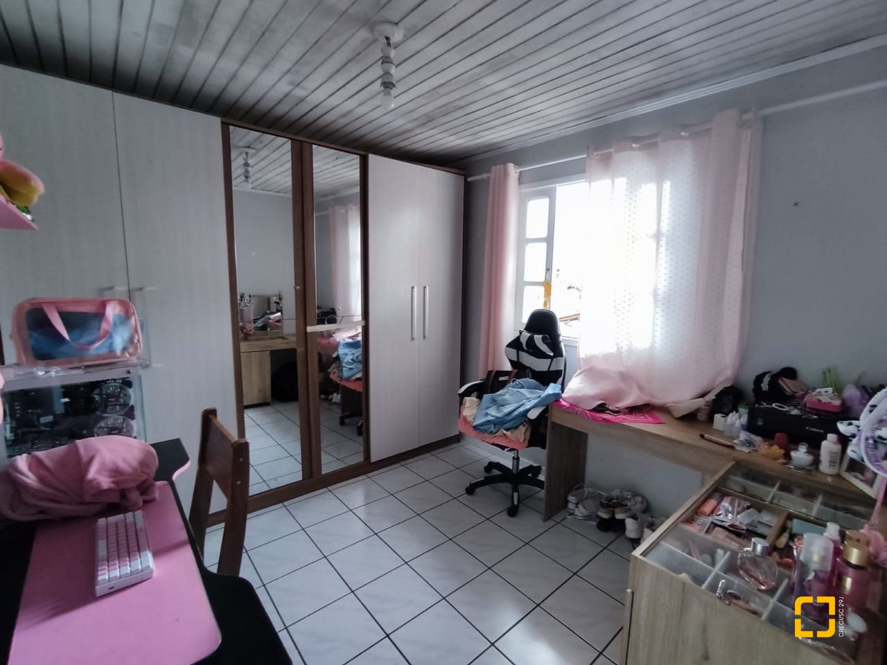 Casa com 93m², 4 quartos (sendo 1 suíte), 4 garagens, no bairro Ingleses em Florianópolis