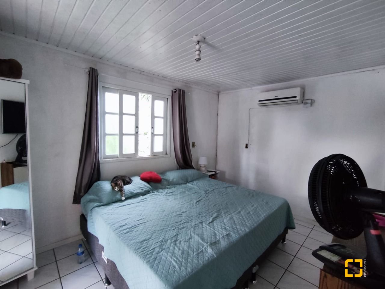 Casa com 93m², 4 quartos (sendo 1 suíte), 4 garagens, no bairro Ingleses em Florianópolis