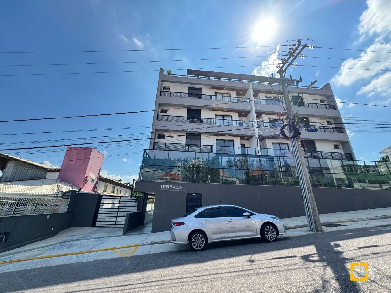 Apartamento com 69m², 3 quartos (sendo 1 suíte), 1 garagem, no bairro Coqueiros em Florianópolis