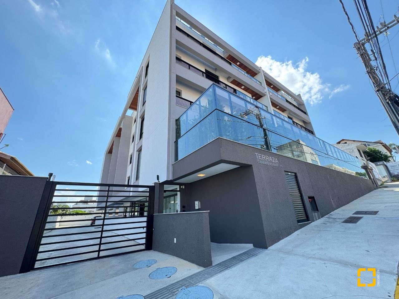 Apartamento com 69m², 3 quartos (sendo 1 suíte), 1 garagem, no bairro Coqueiros em Florianópolis